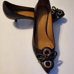 Elie Tahari Collection Kitten Heel Black Pumps Sz. 7
